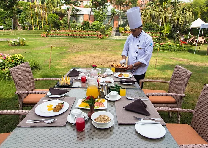 Shangri-la, Hotel