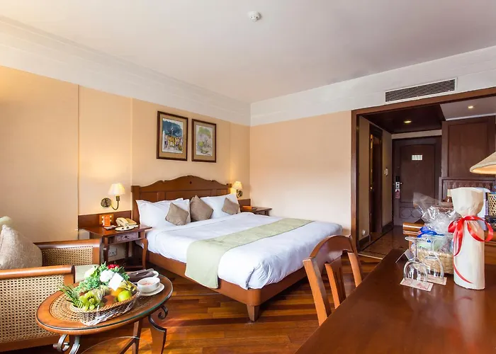 Shangri-la, Hotel
