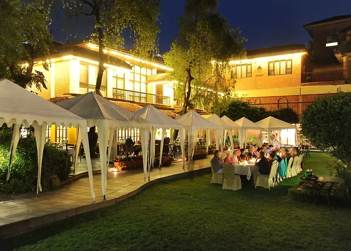 Shangri-la, Hotel